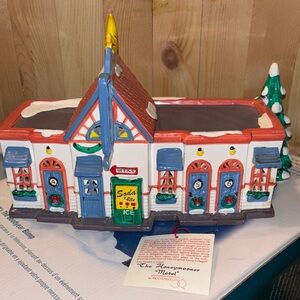 Department 56 "The Honeymoon Motel "